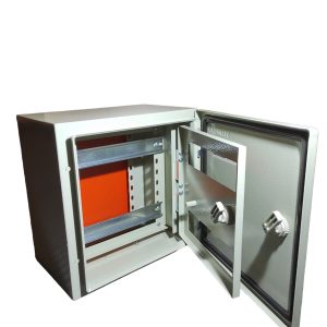 TABLERO METALICO IP65 1 PUERTA C/CHASIS 300X300X200MM